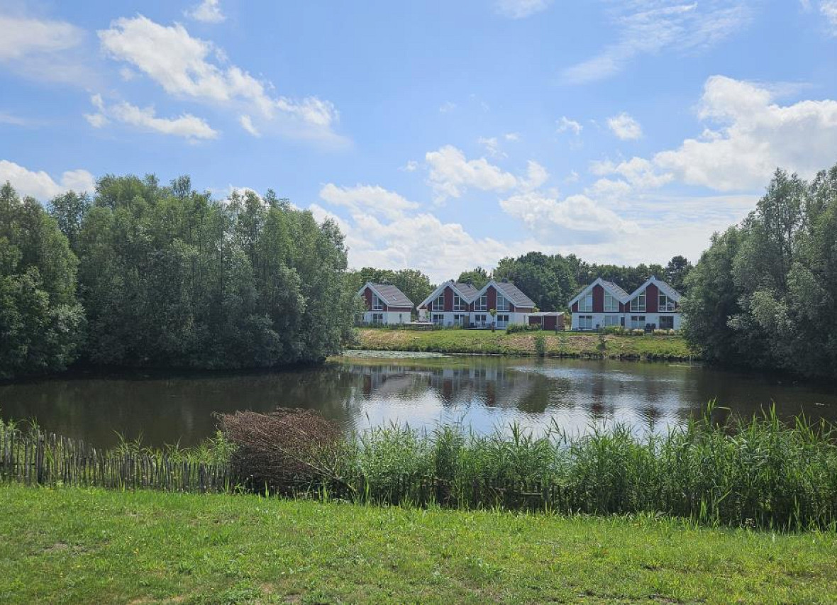 Idyllischer Ausblick von der Terrasse auf den See im Seepark Nordhorn - Dock 61