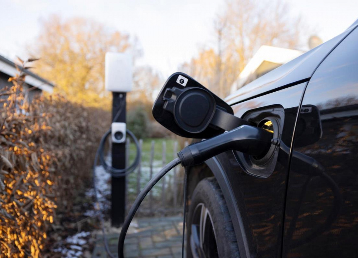 Strom tanken an der Wallbox Villa Hempen