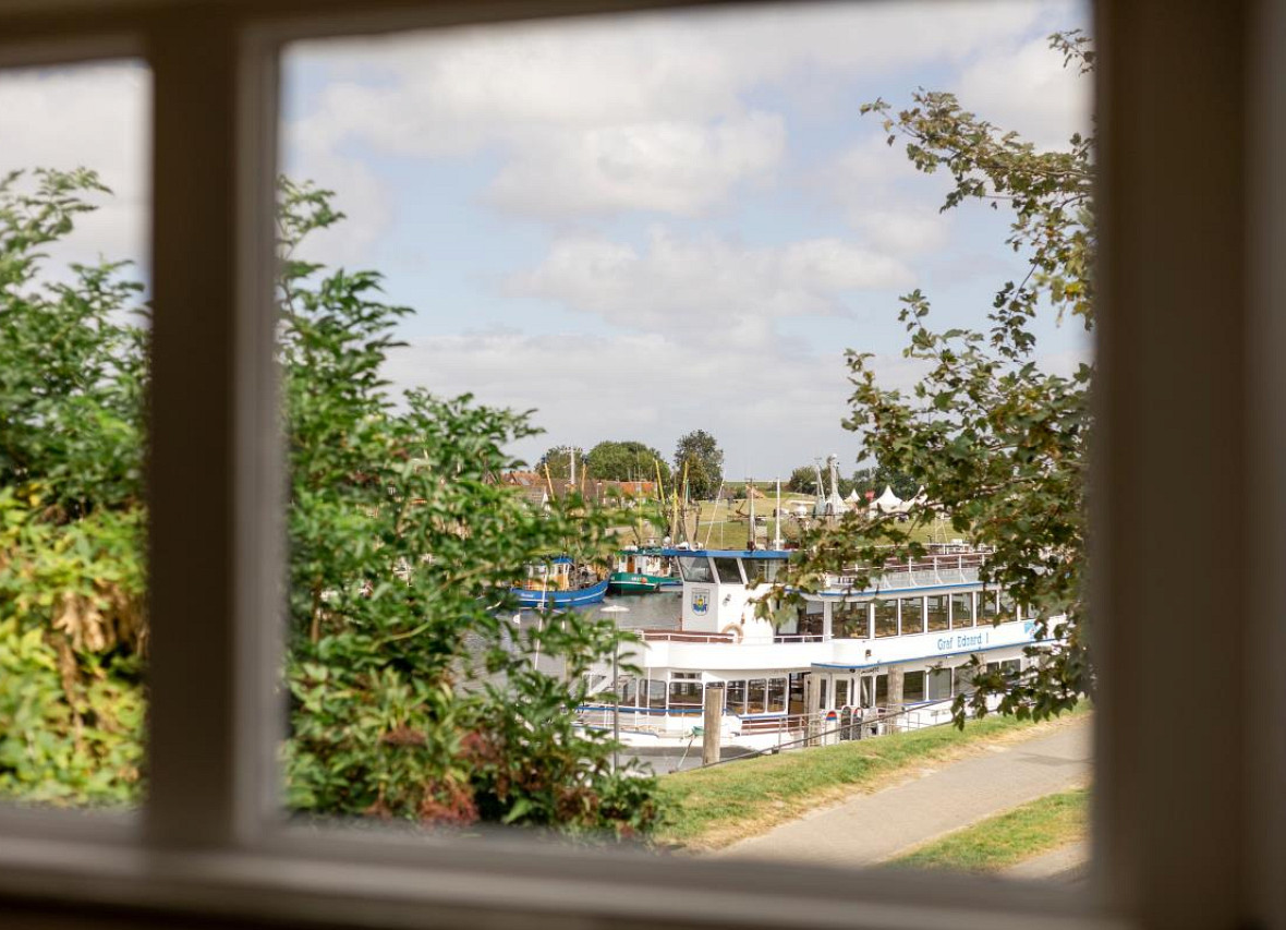 Blick aus dem Wohnzimmerfenster auf den Hafen
