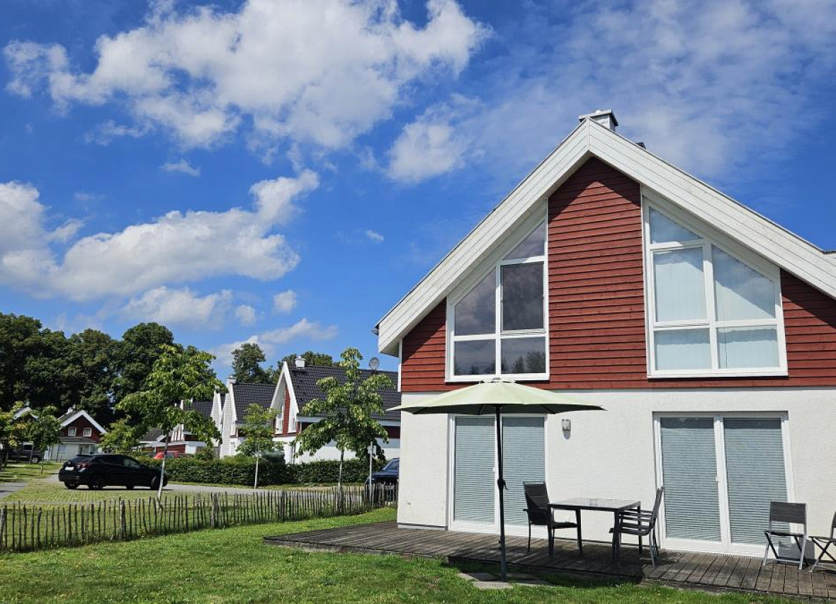 Urlaub mit vollständig umzäuntem Garten und Terrasse - Dock 61 im Seepark Nordhorn