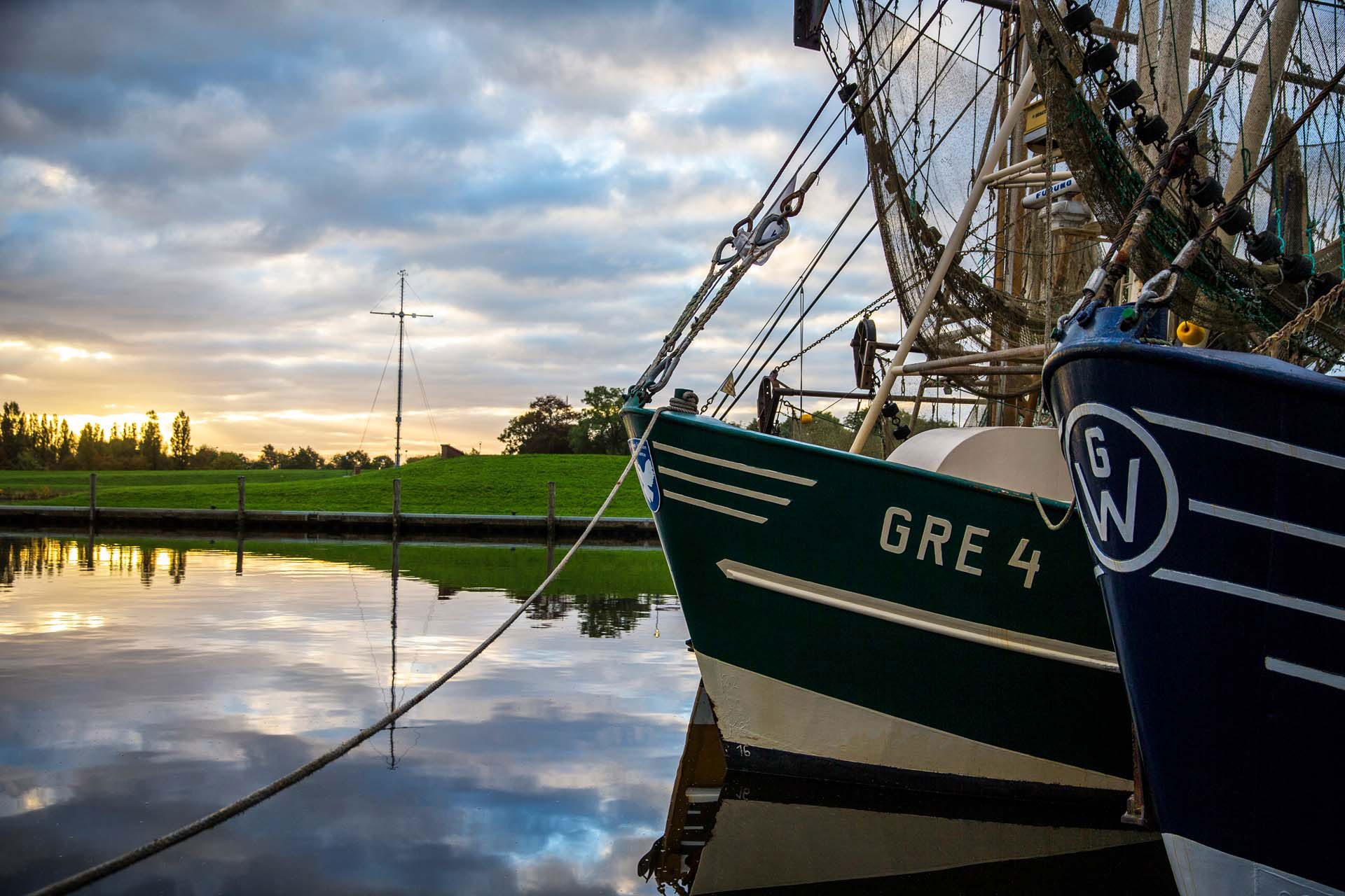 Wunderschönes Greetsiel, das einzigartige Fischerdorf am Wattenmeer im Nordwesten Deutschlands